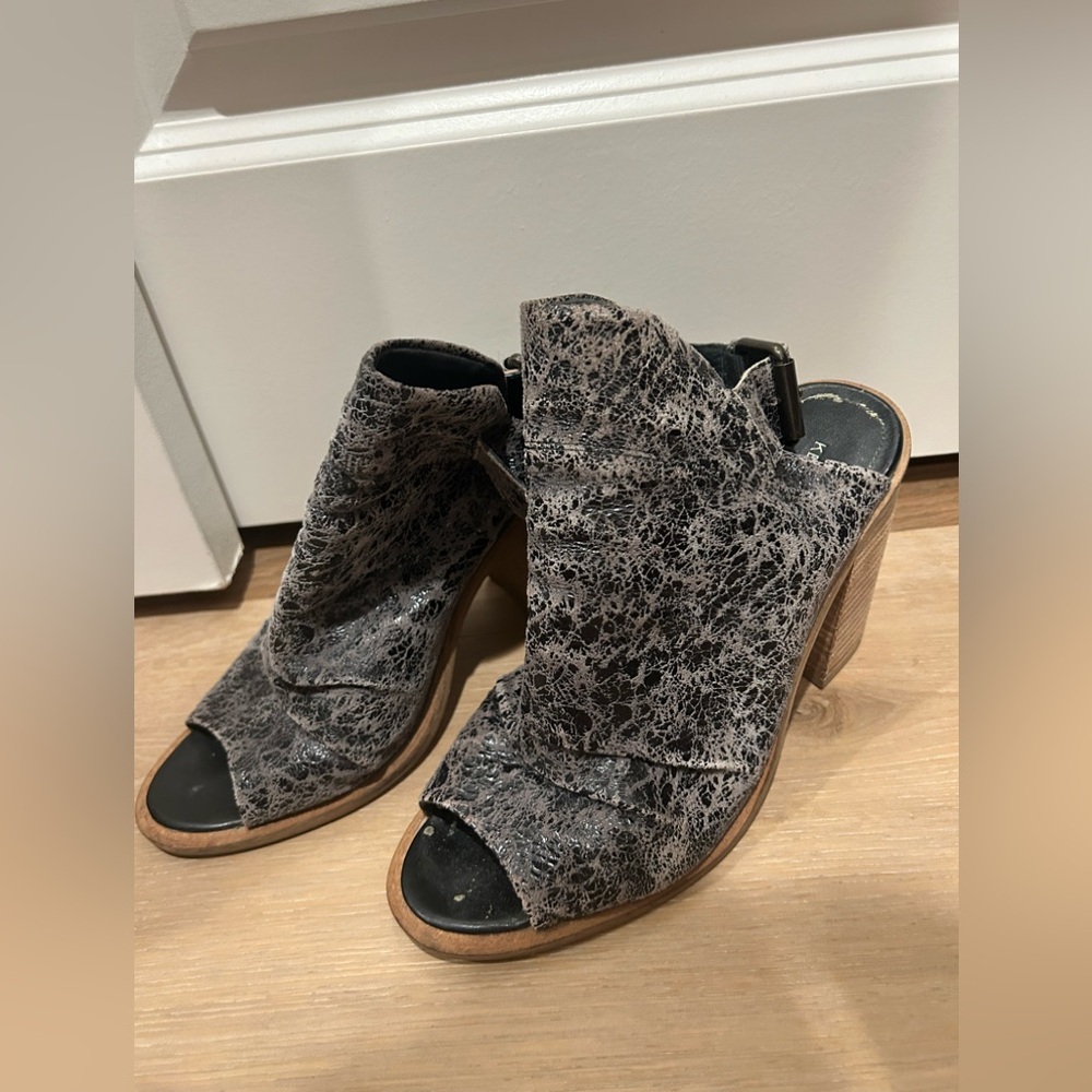 Kelsi Dagger short booties!
